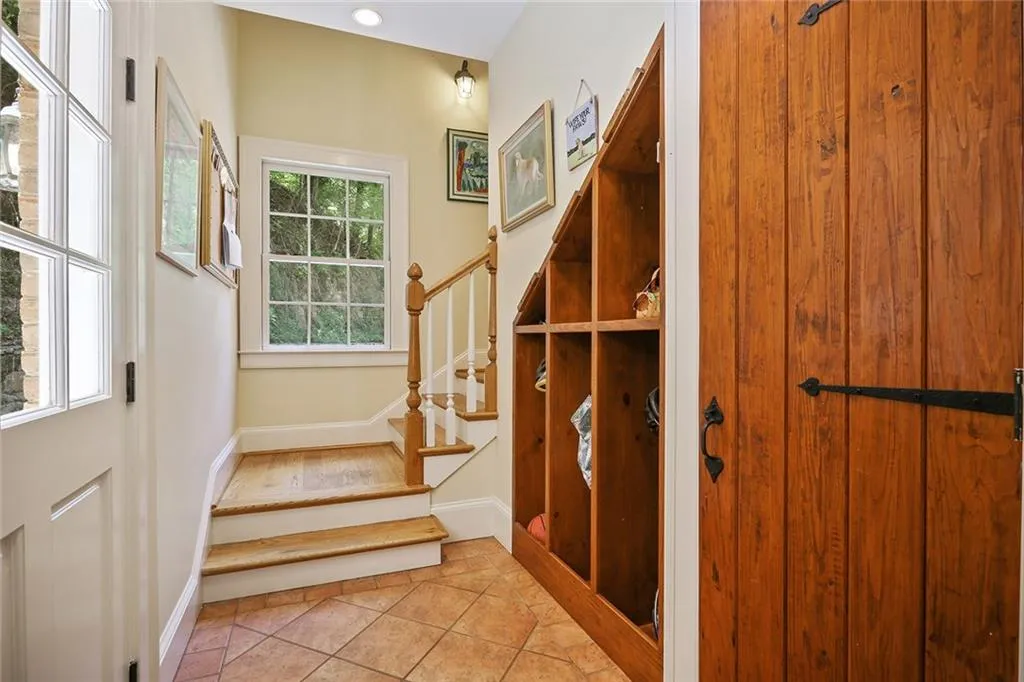 450 Ferry Landing, Sandy Springs, Georgia 30328, 5 Bedrooms Bedrooms, ,4 BathroomsBathrooms,Residential,Sold,450 Ferry Landing,6038718