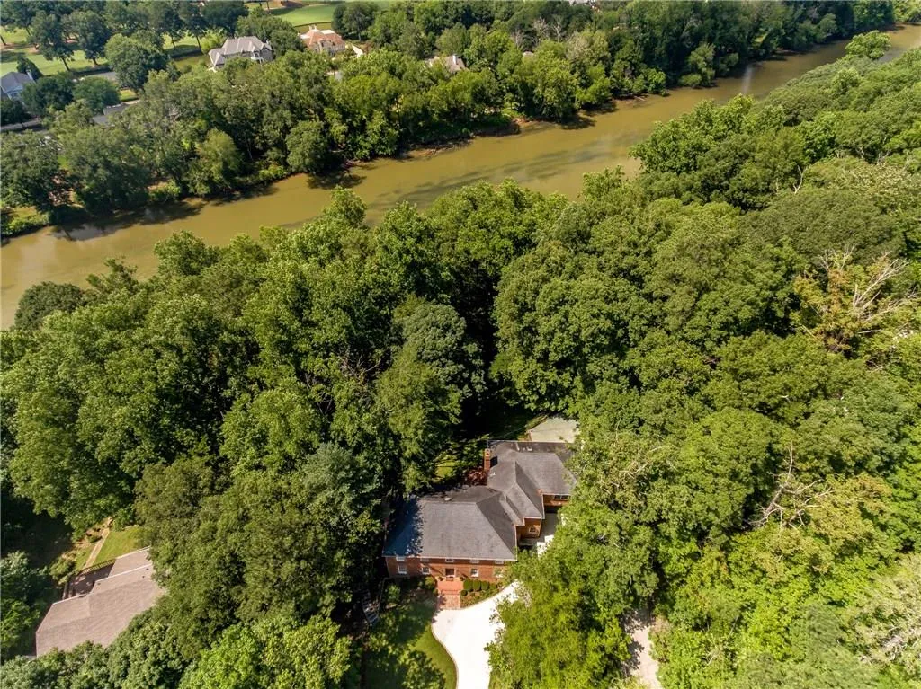 450 Ferry Landing, Sandy Springs, Georgia 30328, 5 Bedrooms Bedrooms, ,4 BathroomsBathrooms,Residential,Sold,450 Ferry Landing,6038718