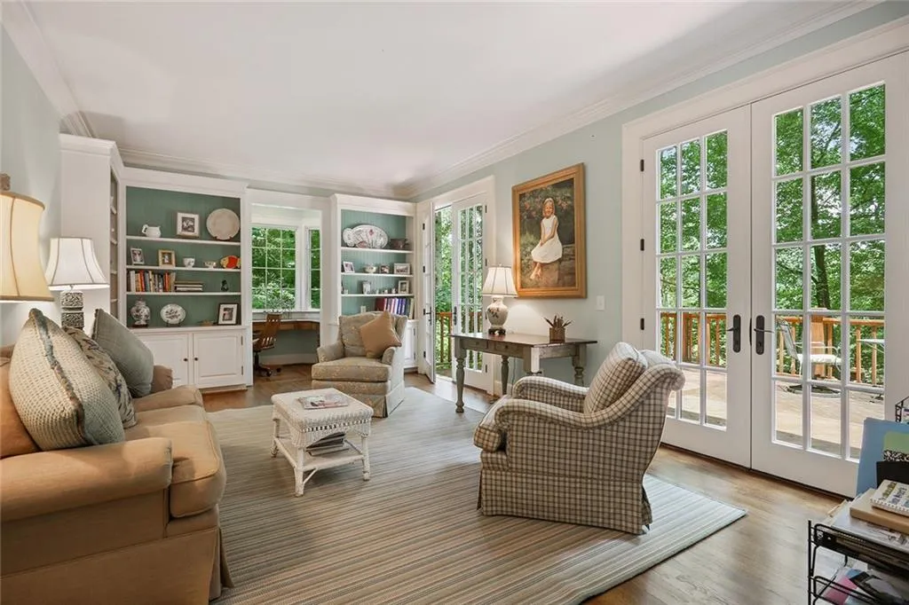 450 Ferry Landing, Sandy Springs, Georgia 30328, 5 Bedrooms Bedrooms, ,4 BathroomsBathrooms,Residential,Sold,450 Ferry Landing,6038718