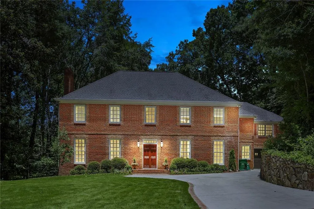 450 Ferry Landing, Sandy Springs, Georgia 30328, 5 Bedrooms Bedrooms, ,4 BathroomsBathrooms,Residential,Sold,450 Ferry Landing,6038718