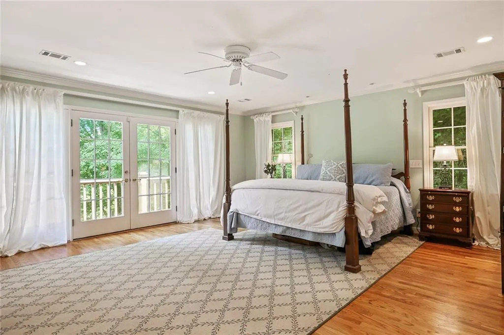450 Ferry Landing, Sandy Springs, Georgia 30328, 5 Bedrooms Bedrooms, ,4 BathroomsBathrooms,Residential,Sold,450 Ferry Landing,6038718
