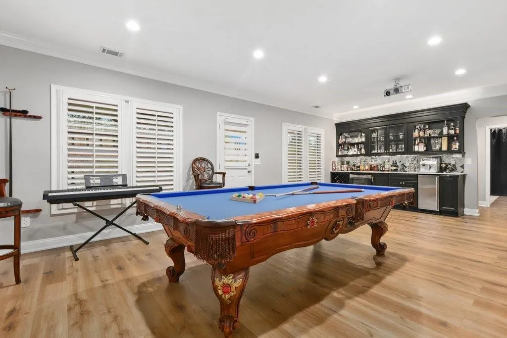 29 Cliftwood Drive, Sandy Springs, Georgia 30328, 5 Bedrooms Bedrooms, ,6 BathroomsBathrooms,Residential,Sold,29 Cliftwood Drive,7524001