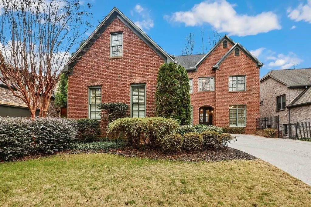 29 Cliftwood Drive, Sandy Springs, Georgia 30328, 5 Bedrooms Bedrooms, ,6 BathroomsBathrooms,Residential,Sold,29 Cliftwood Drive,7524001