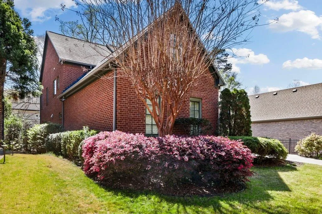 29 Cliftwood Drive, Sandy Springs, Georgia 30328, 5 Bedrooms Bedrooms, ,6 BathroomsBathrooms,Residential,Sold,29 Cliftwood Drive,7524001