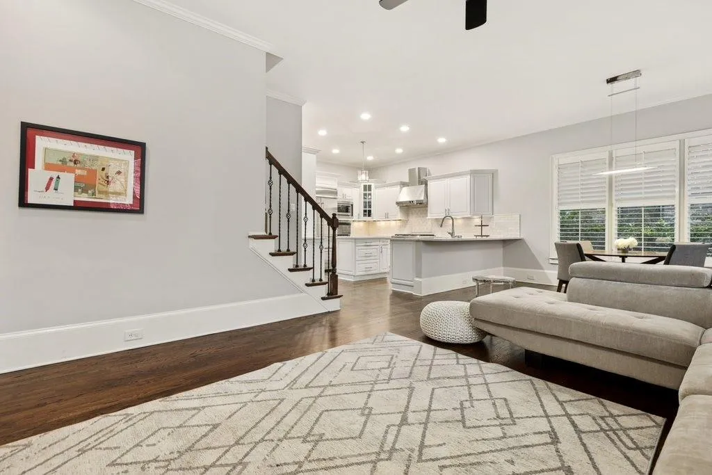 29 Cliftwood Drive, Sandy Springs, Georgia 30328, 5 Bedrooms Bedrooms, ,6 BathroomsBathrooms,Residential,Sold,29 Cliftwood Drive,7524001