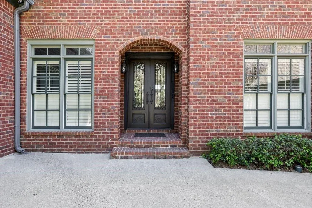 29 Cliftwood Drive, Sandy Springs, Georgia 30328, 5 Bedrooms Bedrooms, ,6 BathroomsBathrooms,Residential,Sold,29 Cliftwood Drive,7524001