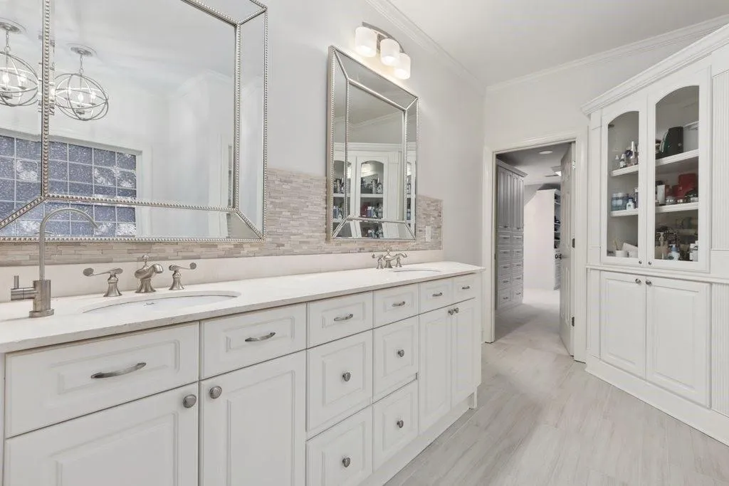 29 Cliftwood Drive, Sandy Springs, Georgia 30328, 5 Bedrooms Bedrooms, ,6 BathroomsBathrooms,Residential,Sold,29 Cliftwood Drive,7524001