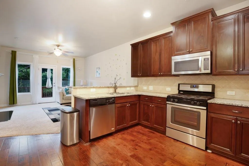 7515 Highland Bluff, Atlanta, Georgia 30328, 3 Bedrooms Bedrooms, ,3 BathroomsBathrooms,Residential,Sold,7515 Highland Bluff,6909699