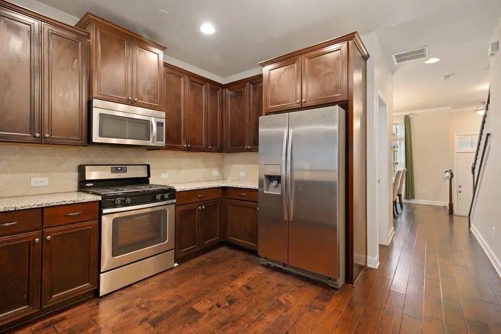 7515 Highland Bluff, Atlanta, Georgia 30328, 3 Bedrooms Bedrooms, ,3 BathroomsBathrooms,Residential,Sold,7515 Highland Bluff,6909699