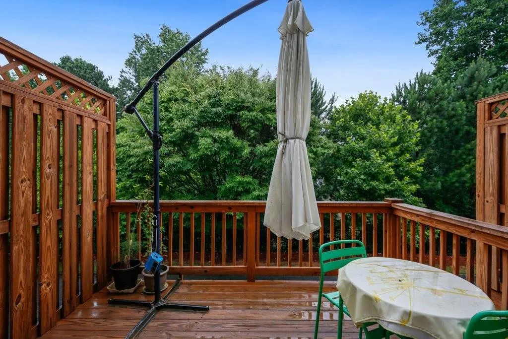 7515 Highland Bluff, Atlanta, Georgia 30328, 3 Bedrooms Bedrooms, ,3 BathroomsBathrooms,Residential,Sold,7515 Highland Bluff,6909699