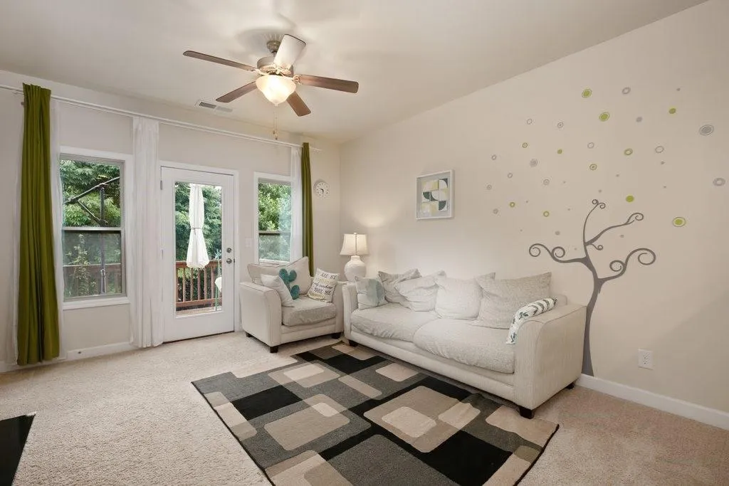 7515 Highland Bluff, Atlanta, Georgia 30328, 3 Bedrooms Bedrooms, ,3 BathroomsBathrooms,Residential,Sold,7515 Highland Bluff,6909699