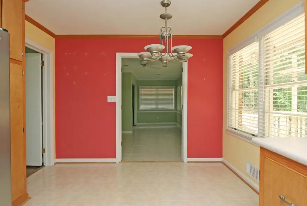 100 Wyndham Drive, Sandy Springs, Georgia 30328, 3 Bedrooms Bedrooms, ,2 BathroomsBathrooms,Residential,Sold,100 Wyndham Drive,5542793