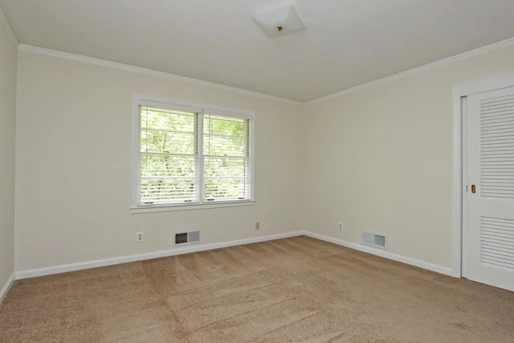 100 Wyndham Drive, Sandy Springs, Georgia 30328, 3 Bedrooms Bedrooms, ,2 BathroomsBathrooms,Residential,Sold,100 Wyndham Drive,5542793