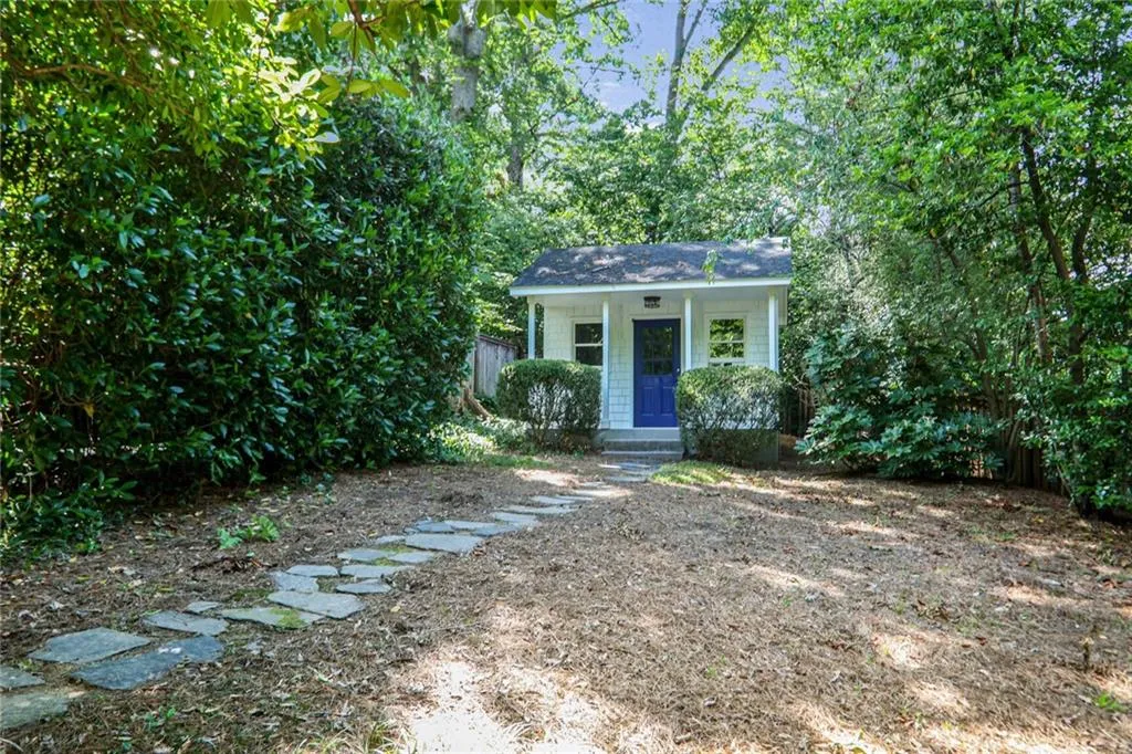220 Huntington Road Ne, Atlanta, Georgia 30309, 3 Bedrooms Bedrooms, ,2 BathroomsBathrooms,Residential,For Sale,220 Huntington Road Ne,7615443
