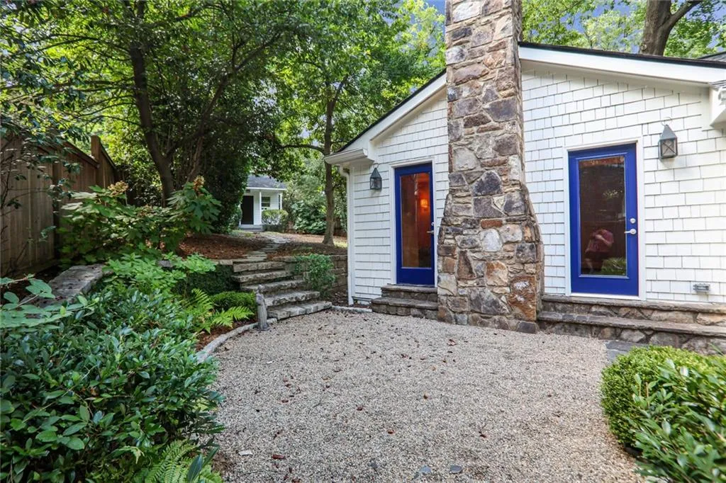 220 Huntington Road Ne, Atlanta, Georgia 30309, 3 Bedrooms Bedrooms, ,2 BathroomsBathrooms,Residential,For Sale,220 Huntington Road Ne,7615443