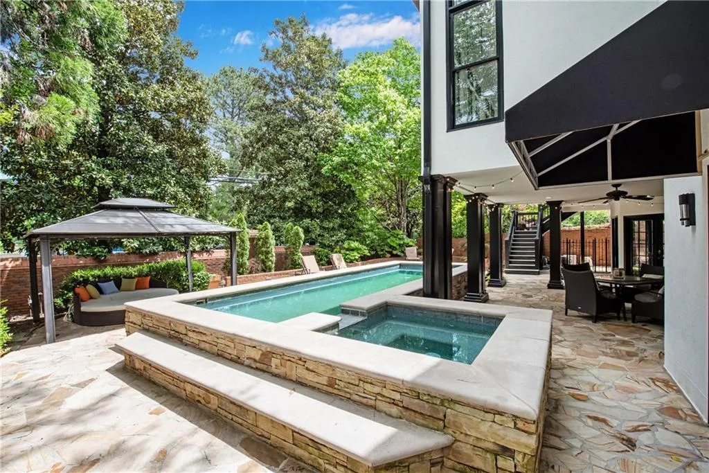 220 Windsor Gate Cove Ne, Atlanta, Georgia 30342, 5 Bedrooms Bedrooms, ,4 BathroomsBathrooms,Residential,Sold,220 Windsor Gate Cove Ne,6882787