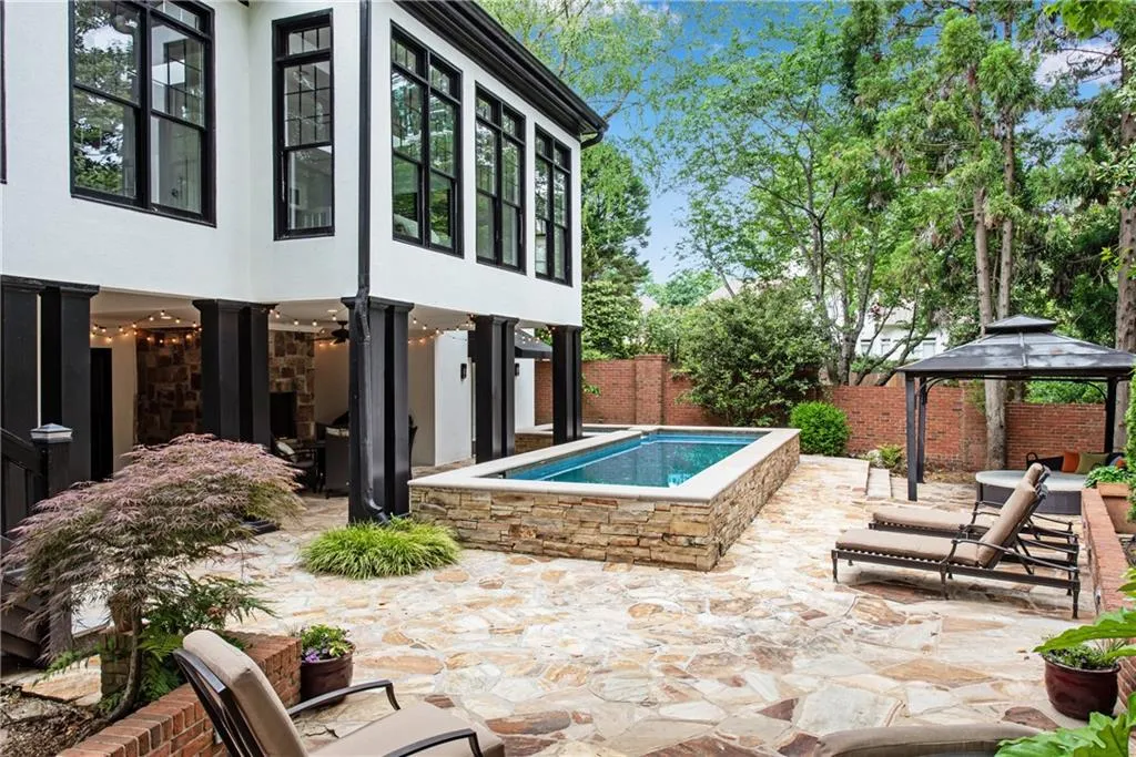 220 Windsor Gate Cove Ne, Atlanta, Georgia 30342, 5 Bedrooms Bedrooms, ,4 BathroomsBathrooms,Residential,Sold,220 Windsor Gate Cove Ne,6882787