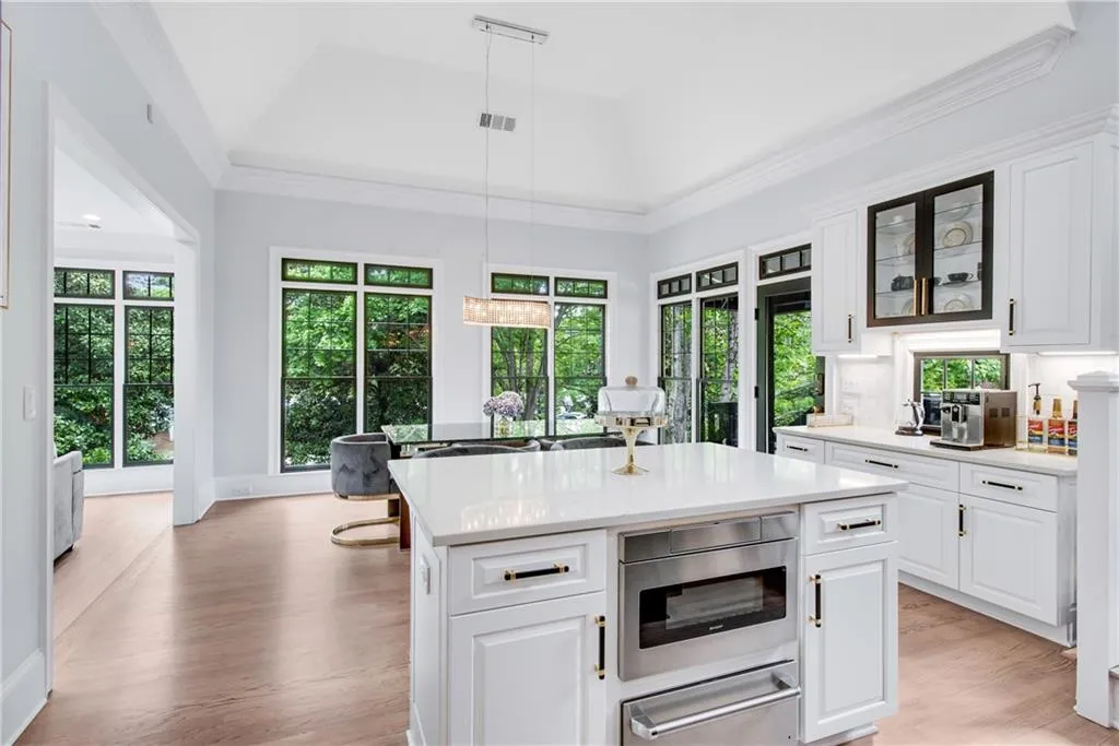 220 Windsor Gate Cove Ne, Atlanta, Georgia 30342, 5 Bedrooms Bedrooms, ,4 BathroomsBathrooms,Residential,Sold,220 Windsor Gate Cove Ne,6882787