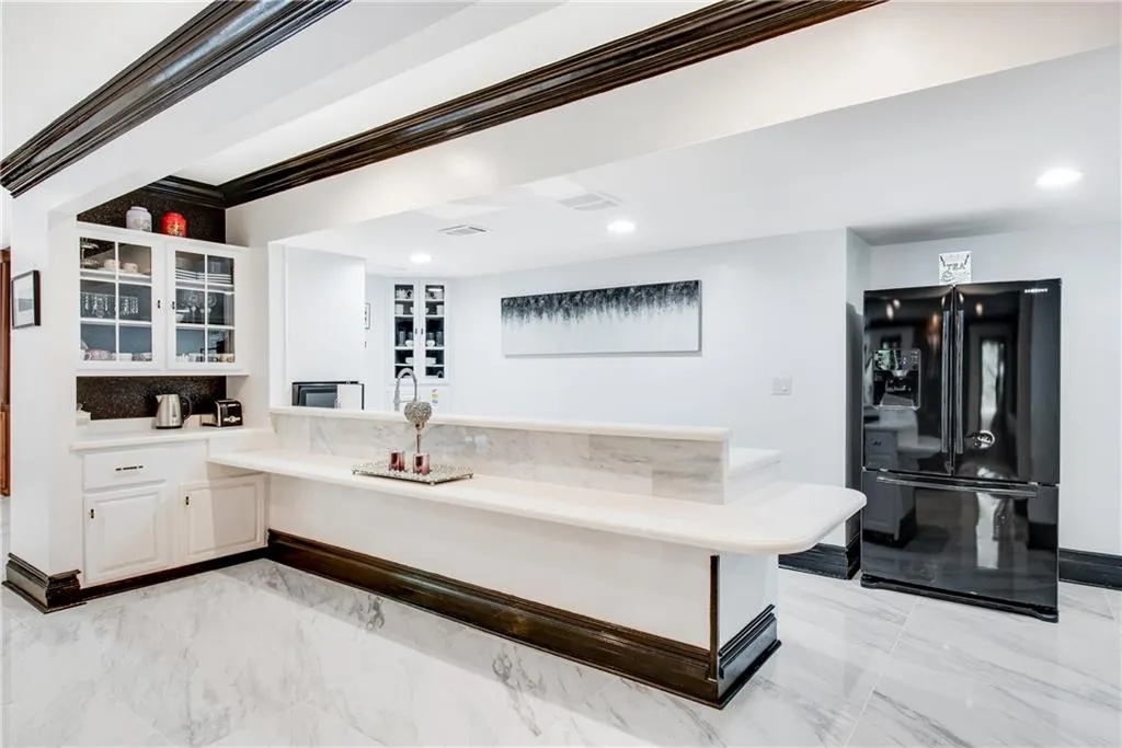 220 Windsor Gate Cove Ne, Atlanta, Georgia 30342, 5 Bedrooms Bedrooms, ,4 BathroomsBathrooms,Residential,Sold,220 Windsor Gate Cove Ne,6882787