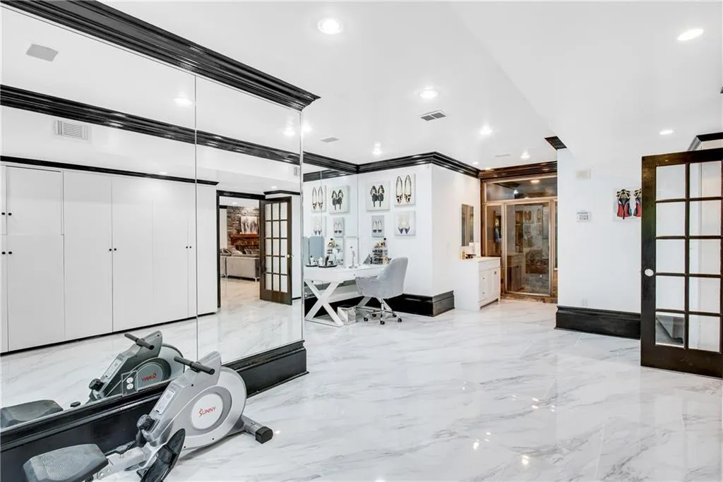 220 Windsor Gate Cove Ne, Atlanta, Georgia 30342, 5 Bedrooms Bedrooms, ,4 BathroomsBathrooms,Residential,Sold,220 Windsor Gate Cove Ne,6882787