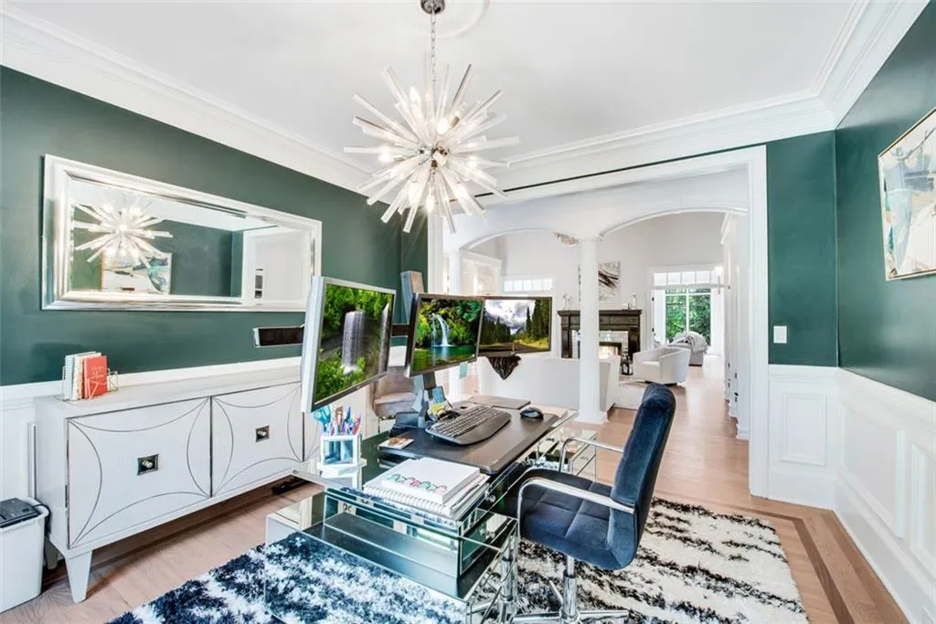 220 Windsor Gate Cove Ne, Atlanta, Georgia 30342, 5 Bedrooms Bedrooms, ,4 BathroomsBathrooms,Residential,Sold,220 Windsor Gate Cove Ne,6882787