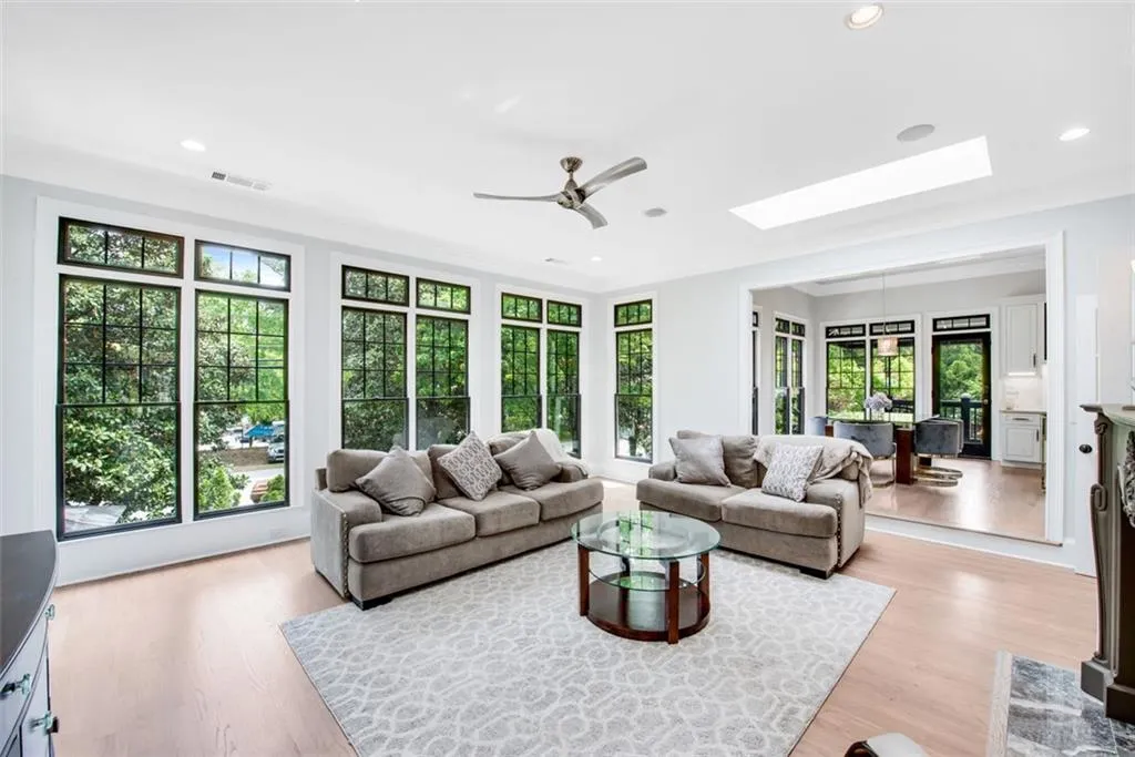 220 Windsor Gate Cove Ne, Atlanta, Georgia 30342, 5 Bedrooms Bedrooms, ,4 BathroomsBathrooms,Residential,Sold,220 Windsor Gate Cove Ne,6882787