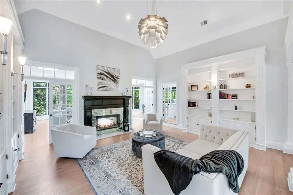 220 Windsor Gate Cove Ne, Atlanta, Georgia 30342, 5 Bedrooms Bedrooms, ,4 BathroomsBathrooms,Residential,Sold,220 Windsor Gate Cove Ne,6882787
