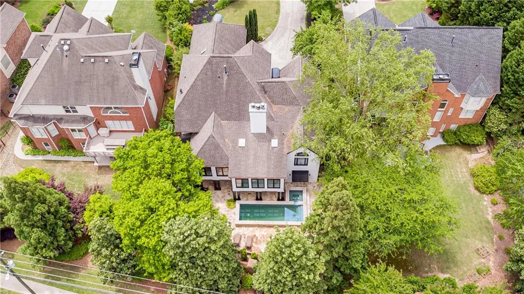 220 Windsor Gate Cove Ne, Atlanta, Georgia 30342, 5 Bedrooms Bedrooms, ,4 BathroomsBathrooms,Residential,Sold,220 Windsor Gate Cove Ne,6882787