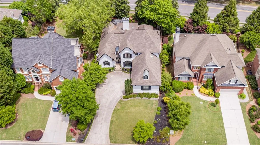 220 Windsor Gate Cove Ne, Atlanta, Georgia 30342, 5 Bedrooms Bedrooms, ,4 BathroomsBathrooms,Residential,Sold,220 Windsor Gate Cove Ne,6882787