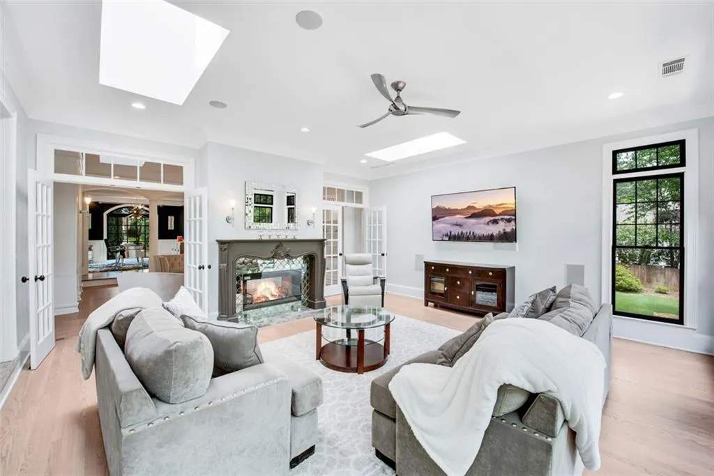220 Windsor Gate Cove Ne, Atlanta, Georgia 30342, 5 Bedrooms Bedrooms, ,4 BathroomsBathrooms,Residential,Sold,220 Windsor Gate Cove Ne,6882787