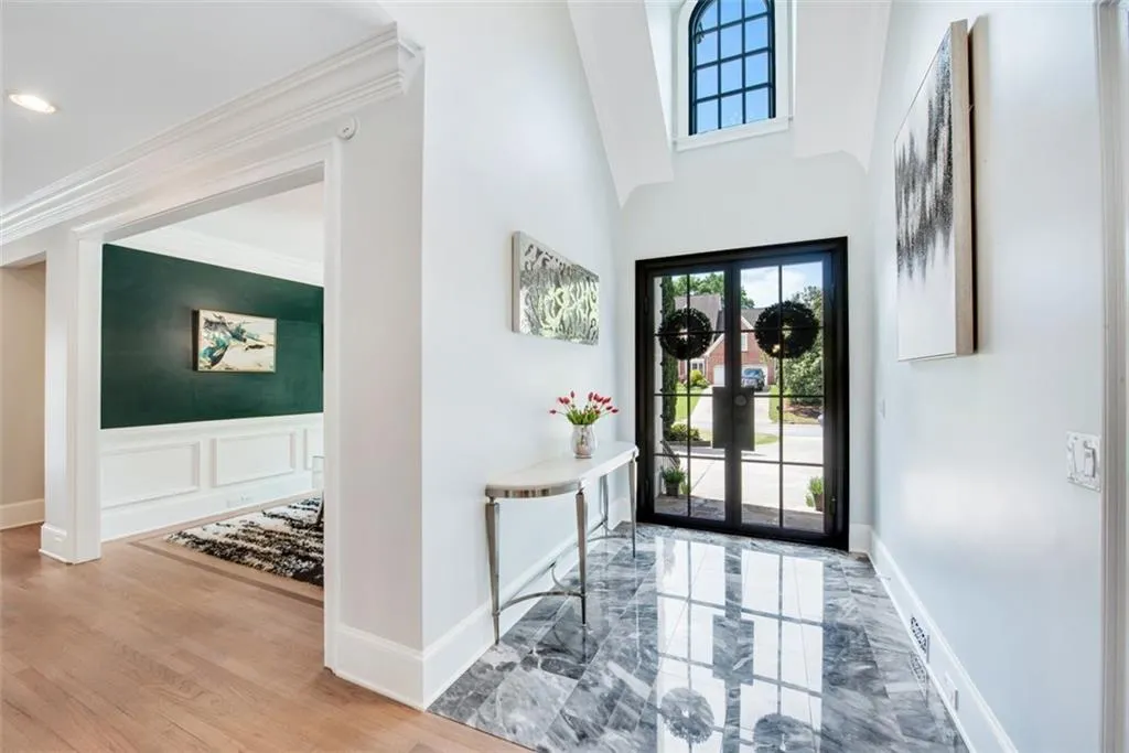 220 Windsor Gate Cove Ne, Atlanta, Georgia 30342, 5 Bedrooms Bedrooms, ,4 BathroomsBathrooms,Residential,Sold,220 Windsor Gate Cove Ne,6882787