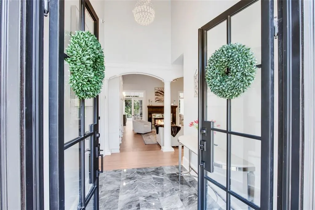 220 Windsor Gate Cove Ne, Atlanta, Georgia 30342, 5 Bedrooms Bedrooms, ,4 BathroomsBathrooms,Residential,Sold,220 Windsor Gate Cove Ne,6882787