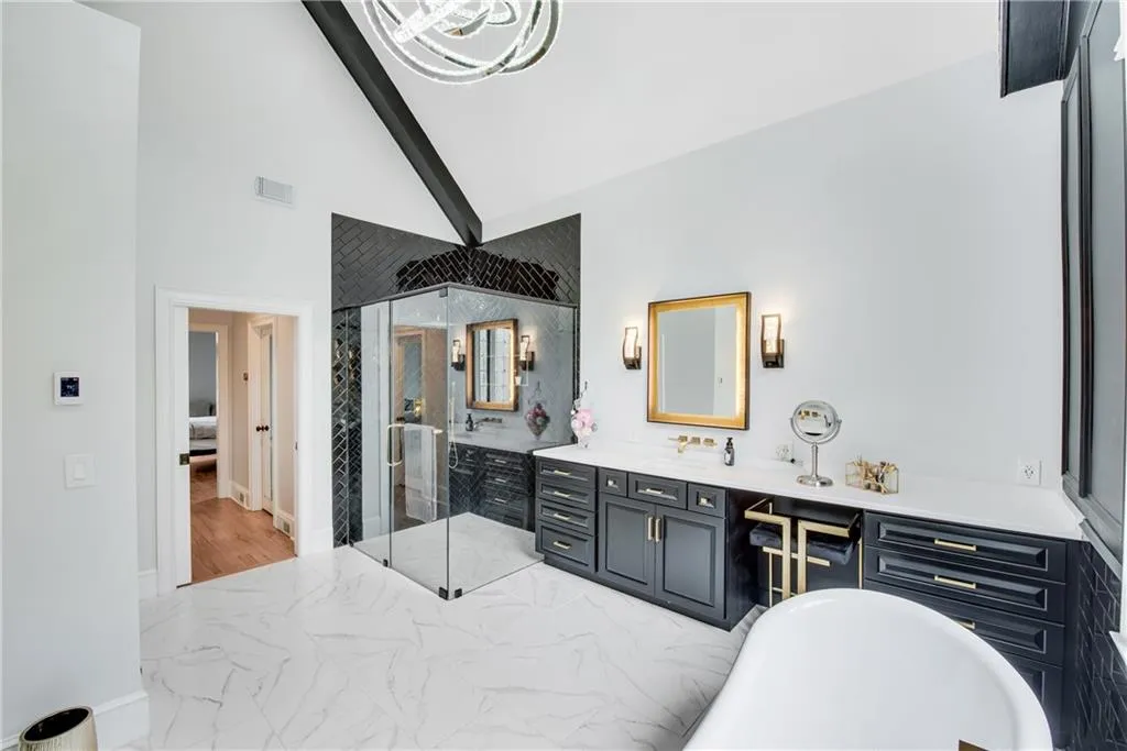 220 Windsor Gate Cove Ne, Atlanta, Georgia 30342, 5 Bedrooms Bedrooms, ,4 BathroomsBathrooms,Residential,Sold,220 Windsor Gate Cove Ne,6882787