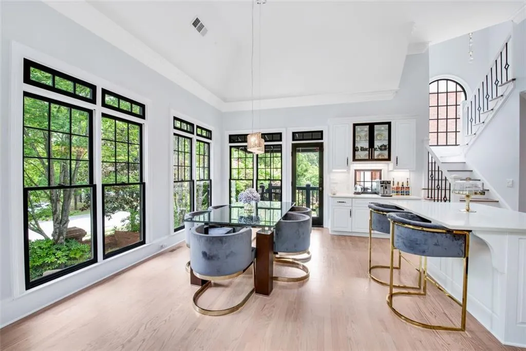 220 Windsor Gate Cove Ne, Atlanta, Georgia 30342, 5 Bedrooms Bedrooms, ,4 BathroomsBathrooms,Residential,Sold,220 Windsor Gate Cove Ne,6882787