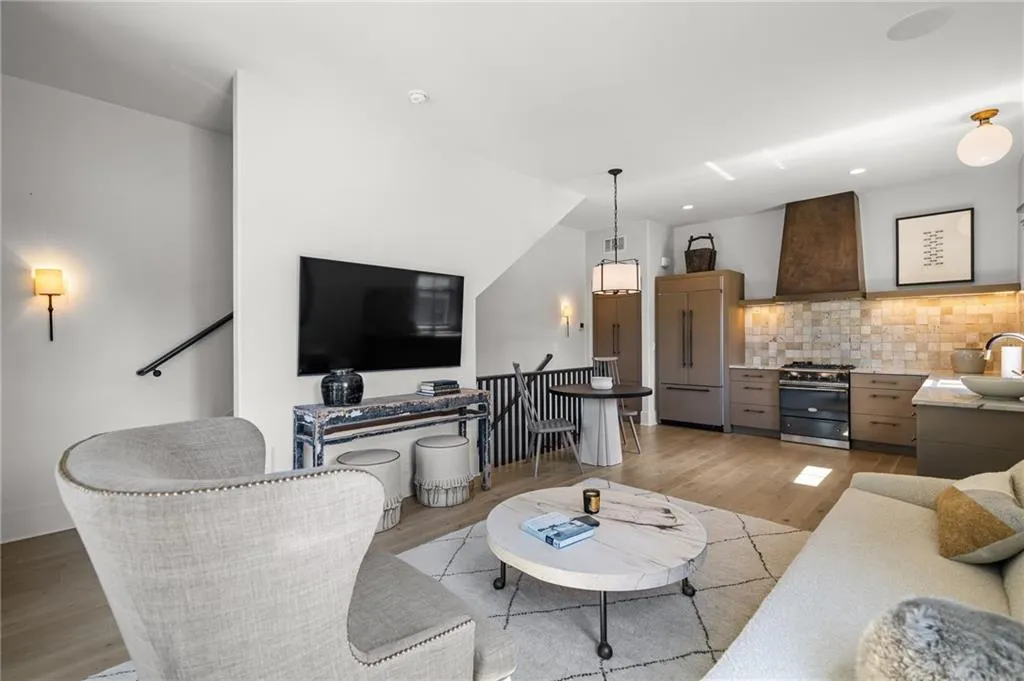 2053 Manchester Street Ne, Atlanta, Georgia 30324, 2 Bedrooms Bedrooms, 0 ,2 BathroomsBathrooms,Residential,For Sale,2053 Manchester Street Ne,7735596
