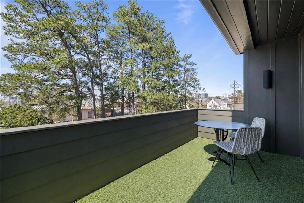 2053 Manchester Street Ne, Atlanta, Georgia 30324, 2 Bedrooms Bedrooms, 0 ,2 BathroomsBathrooms,Residential,For Sale,2053 Manchester Street Ne,7735596