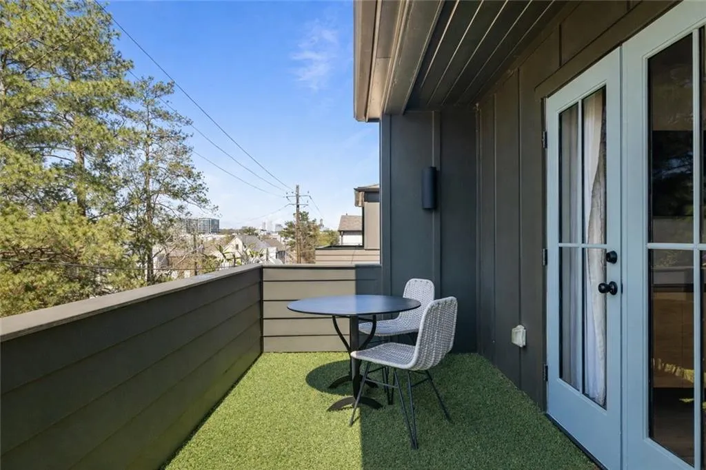 2053 Manchester Street Ne, Atlanta, Georgia 30324, 2 Bedrooms Bedrooms, 0 ,2 BathroomsBathrooms,Residential,For Sale,2053 Manchester Street Ne,7735596