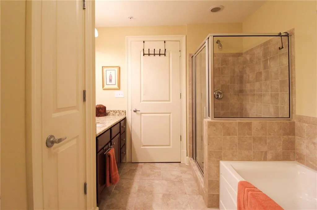 200 River Vista Drive Unit 538, Atlanta, Georgia 30339, 2 Bedrooms Bedrooms, ,2 BathroomsBathrooms,Residential,Sold,200 River Vista Drive Unit 538,5905872