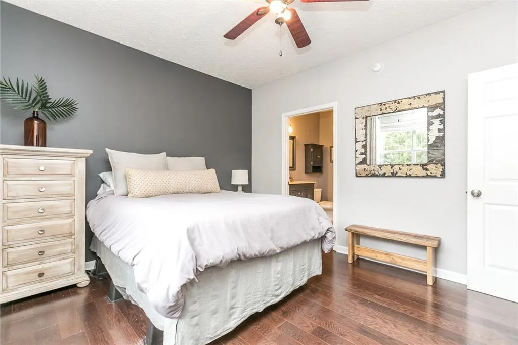 5559 Glenridge Drive Unit 2407, Sandy Springs, Georgia 30342, 2 Bedrooms Bedrooms, ,2 BathroomsBathrooms,Residential,Sold,5559 Glenridge Drive Unit 2407,6726963