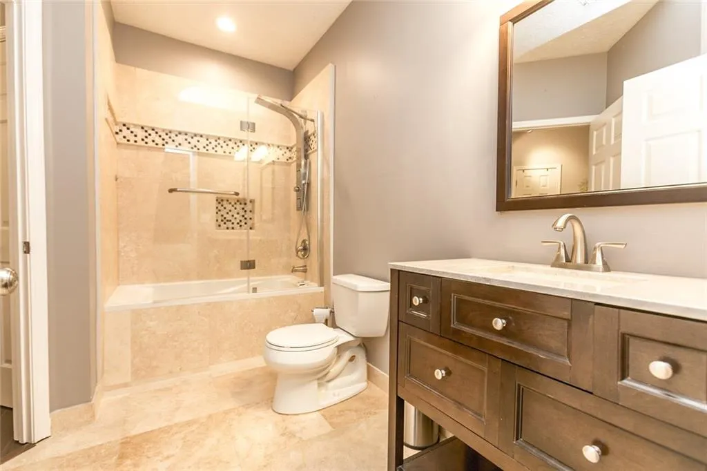 5559 Glenridge Drive Unit 2407, Sandy Springs, Georgia 30342, 2 Bedrooms Bedrooms, ,2 BathroomsBathrooms,Residential,Sold,5559 Glenridge Drive Unit 2407,6726963