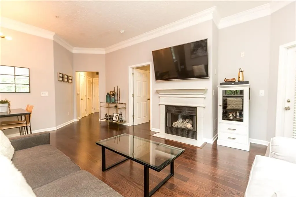 5559 Glenridge Drive Unit 2407, Sandy Springs, Georgia 30342, 2 Bedrooms Bedrooms, ,2 BathroomsBathrooms,Residential,Sold,5559 Glenridge Drive Unit 2407,6726963