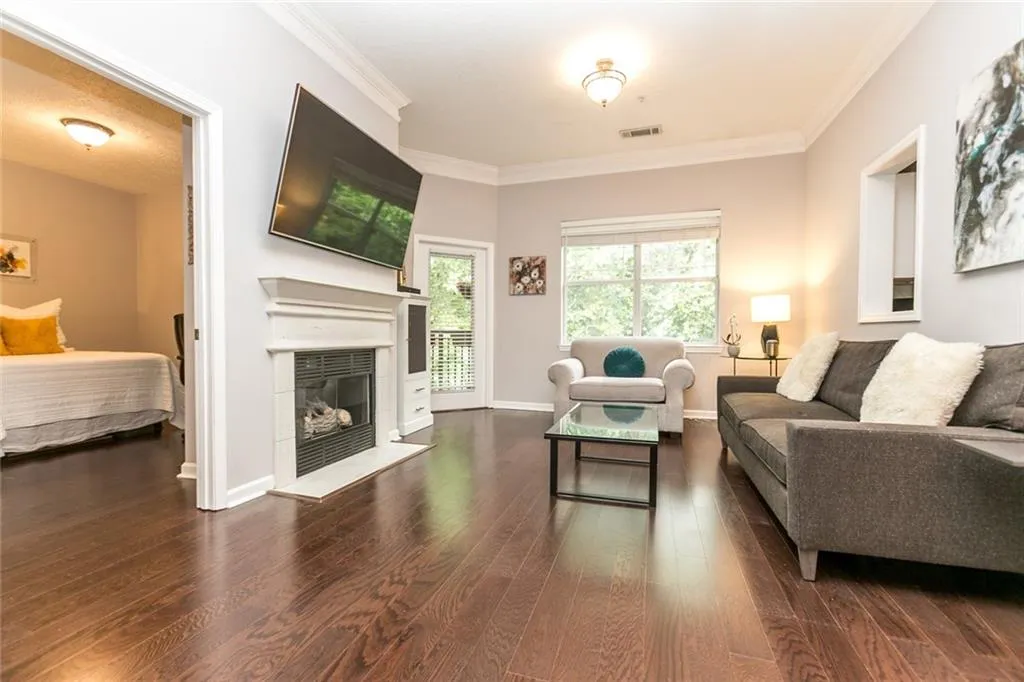 5559 Glenridge Drive Unit 2407, Sandy Springs, Georgia 30342, 2 Bedrooms Bedrooms, ,2 BathroomsBathrooms,Residential,Sold,5559 Glenridge Drive Unit 2407,6726963