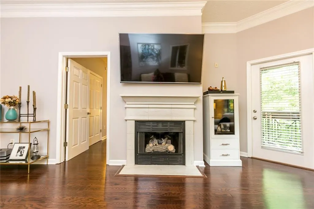 5559 Glenridge Drive Unit 2407, Sandy Springs, Georgia 30342, 2 Bedrooms Bedrooms, ,2 BathroomsBathrooms,Residential,Sold,5559 Glenridge Drive Unit 2407,6726963
