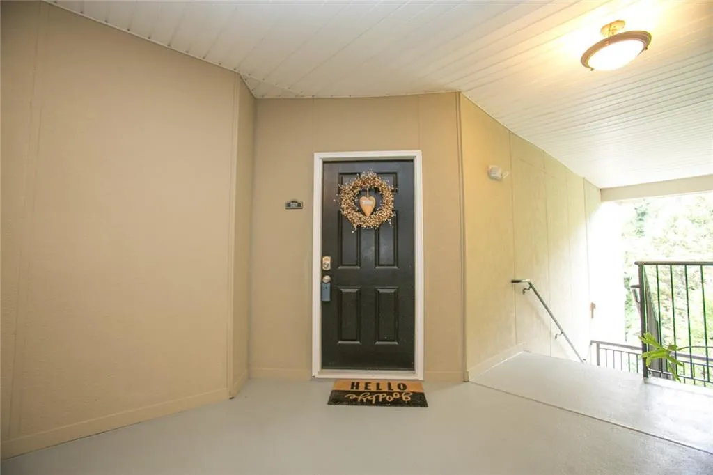 5559 Glenridge Drive Unit 2407, Sandy Springs, Georgia 30342, 2 Bedrooms Bedrooms, ,2 BathroomsBathrooms,Residential,Sold,5559 Glenridge Drive Unit 2407,6726963