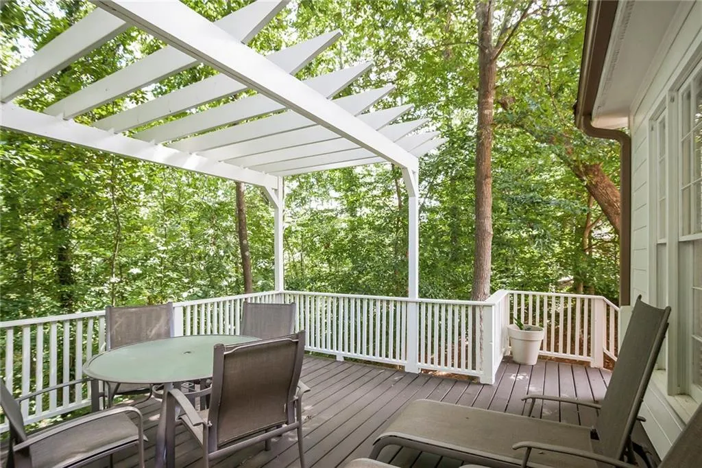 5135 Falcon Chase Lane, Atlanta, Georgia 30342, 5 Bedrooms Bedrooms, ,4 BathroomsBathrooms,Residential,Sold,5135 Falcon Chase Lane,5752221