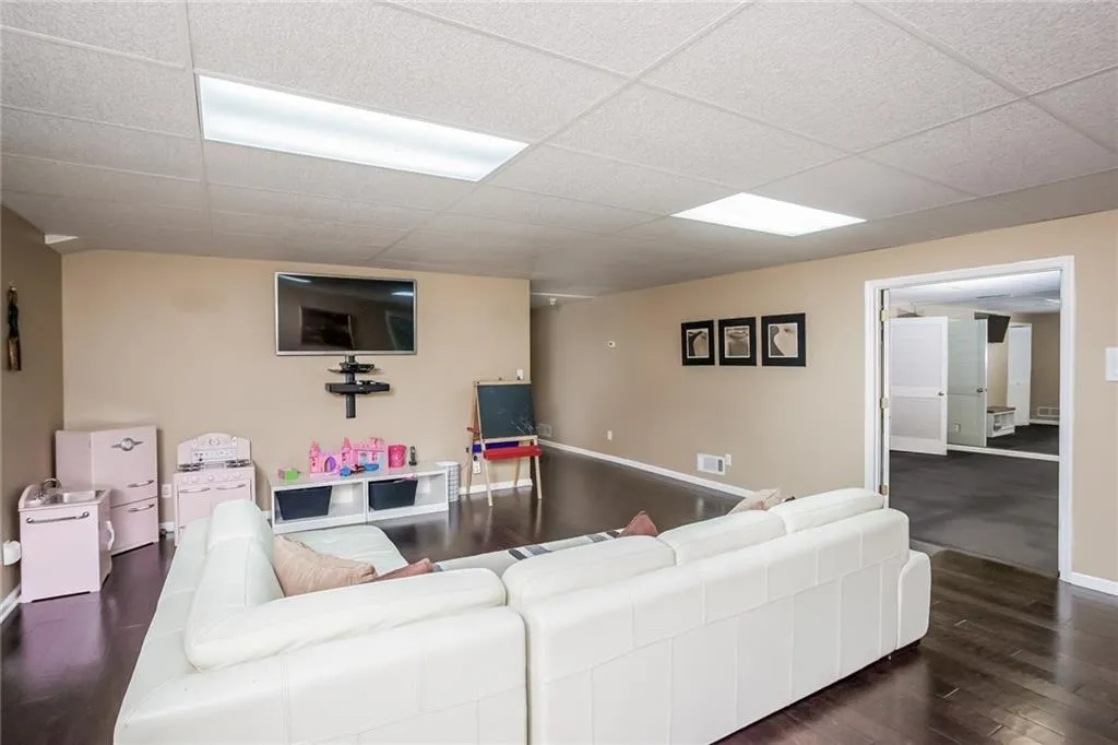 5135 Falcon Chase Lane, Atlanta, Georgia 30342, 5 Bedrooms Bedrooms, ,4 BathroomsBathrooms,Residential,Sold,5135 Falcon Chase Lane,5752221