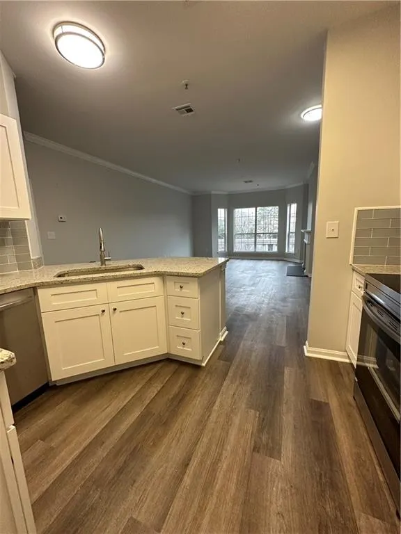 5641 Roswell Road Unit 204, Sandy Springs, Georgia 30342, 2 Bedrooms Bedrooms, ,2 BathroomsBathrooms,Residential,Sold,5641 Roswell Road Unit 204,7175630