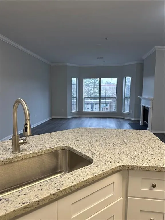 5641 Roswell Road Unit 204, Sandy Springs, Georgia 30342, 2 Bedrooms Bedrooms, ,2 BathroomsBathrooms,Residential,Sold,5641 Roswell Road Unit 204,7175630