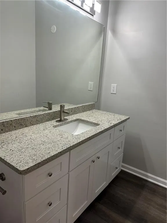 5641 Roswell Road Unit 204, Sandy Springs, Georgia 30342, 2 Bedrooms Bedrooms, ,2 BathroomsBathrooms,Residential,Sold,5641 Roswell Road Unit 204,7175630