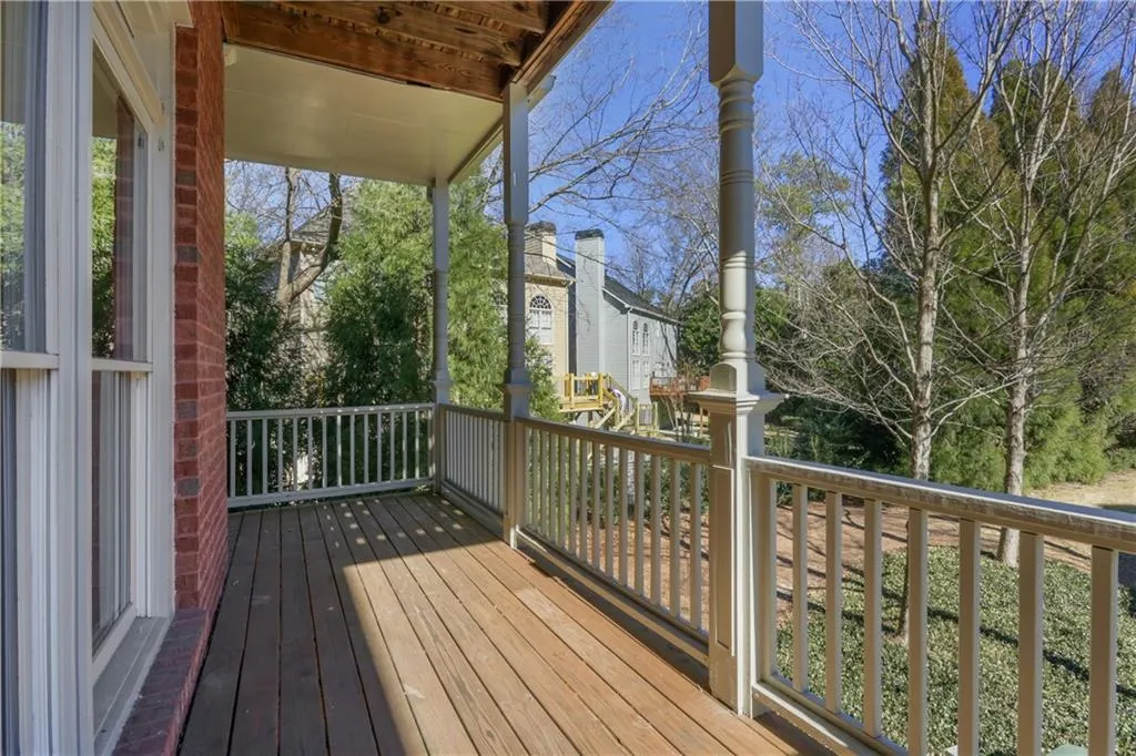 1090 Charles Towne Square, Sandy Springs, Georgia 30328, 4 Bedrooms Bedrooms, ,3 BathroomsBathrooms,Residential,Sold,1090 Charles Towne Square,6829603